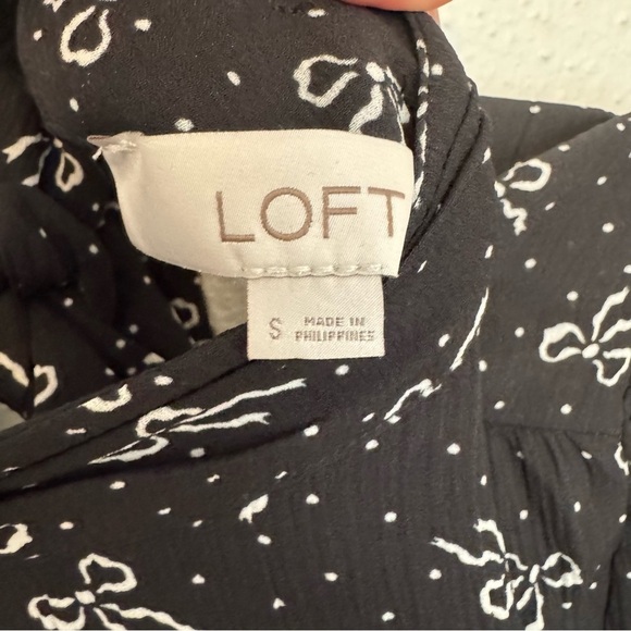 LOFT Bow Tie Back Blouse Long Sleeve Pullover Black & White Sz. SMALL - Picture 7 of 7